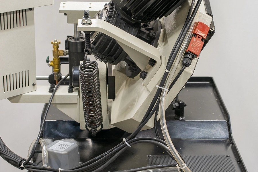 Станок ленточнопильный Stalex BSМ-220GV