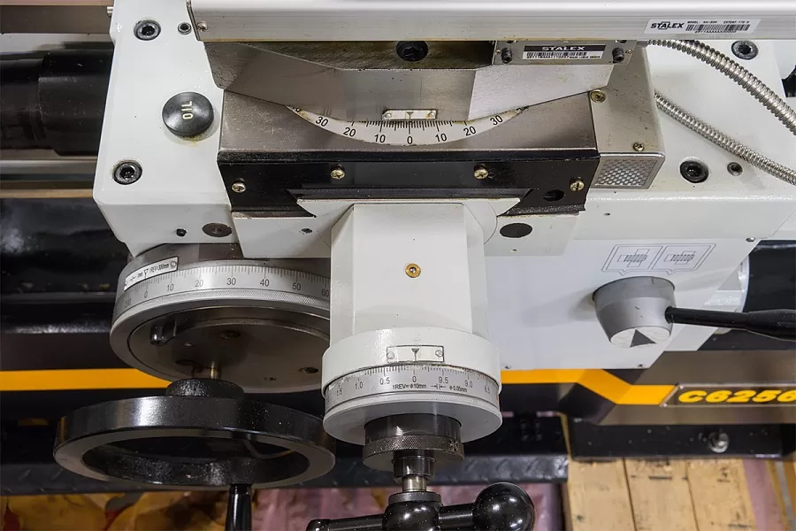 Станок токарно-винторезный STALEX C6256/2000