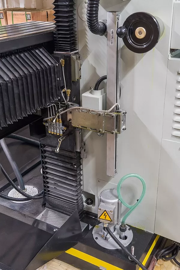 Инструментальный фрезерный станок Stalex WFM 750 Servo