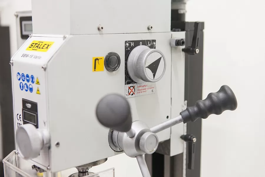 Фрезерно-сверлильный станок STALEX SBM-16 Vario