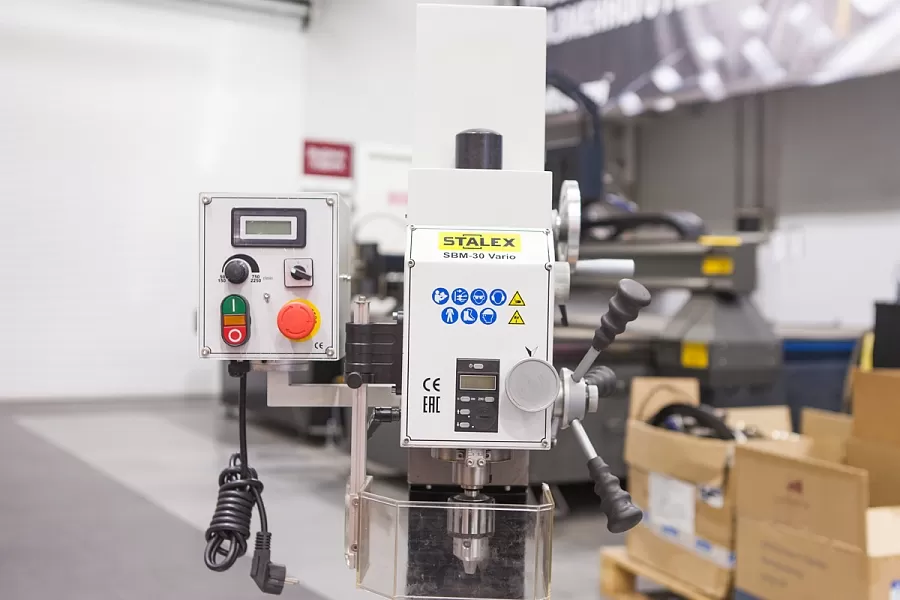 Фрезерно-сверлильный станок STALEX SBM-30 Vario