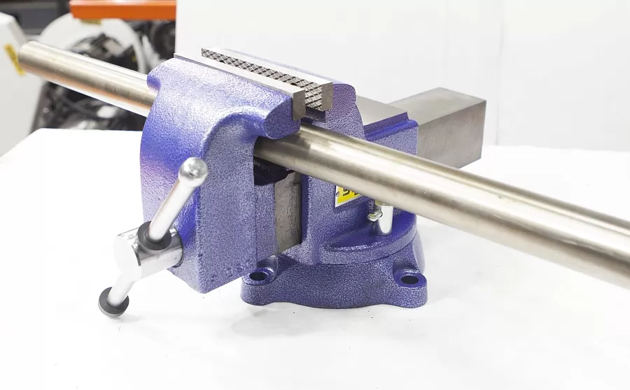 Тиски слесарные STALEX "Гризли" 150Х150 мм