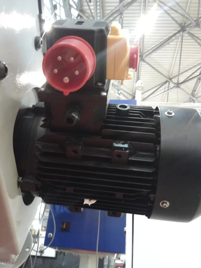 Станок ленточно-шлифовальный Stalex S-75