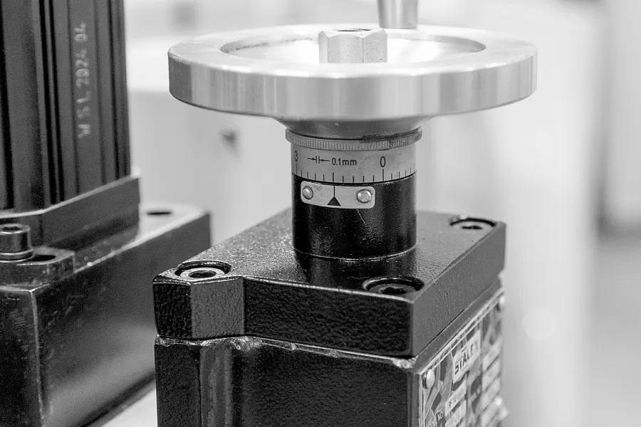 Фрезерно-сверлильный станок STALEX SBM-18 Vario