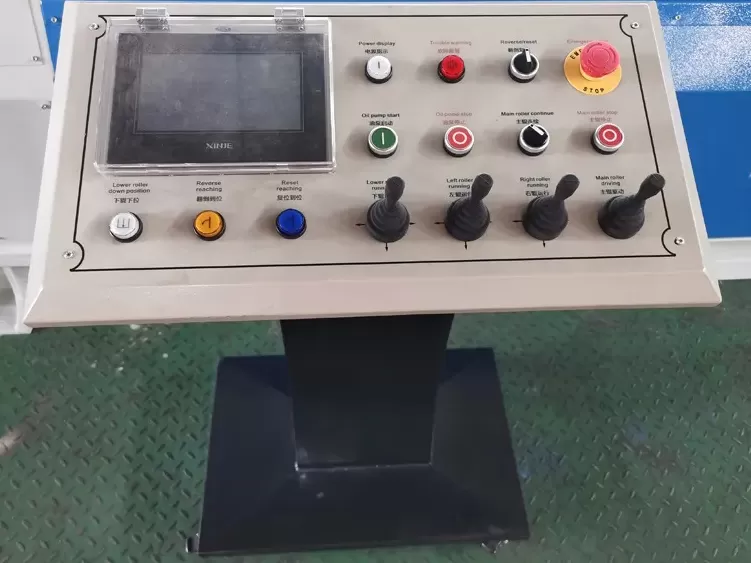 Четырехвалковый гидравлический вальцовочный станок STALEX W12-6x2500