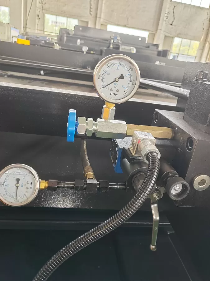 Гильотина гидравлическая Stalex HSB 4000x8